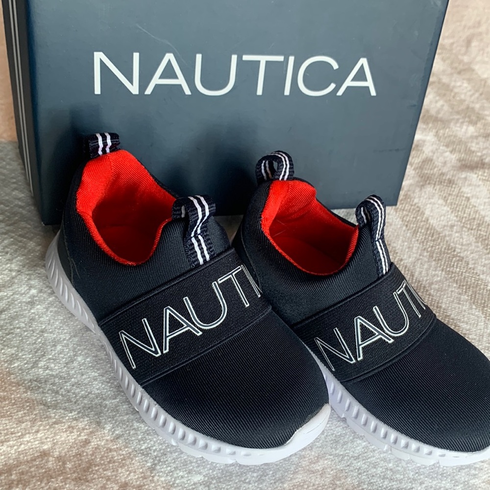Nautica Baby Sneakers; size 5